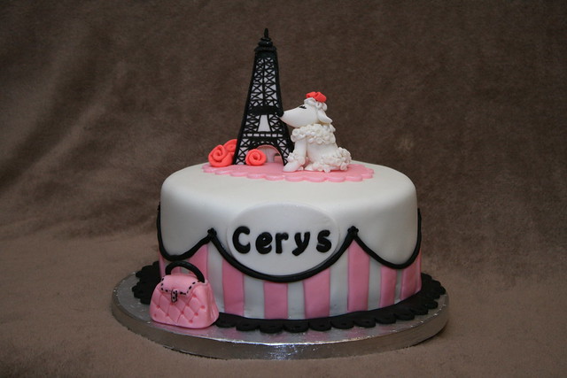 Eiffel Tower cake