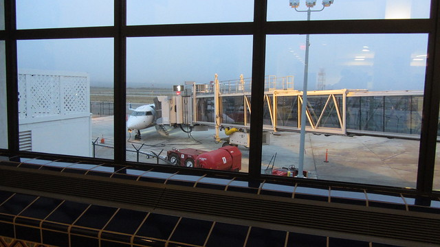 IMG_0695 santa barbara sba airport terminal loading ramp