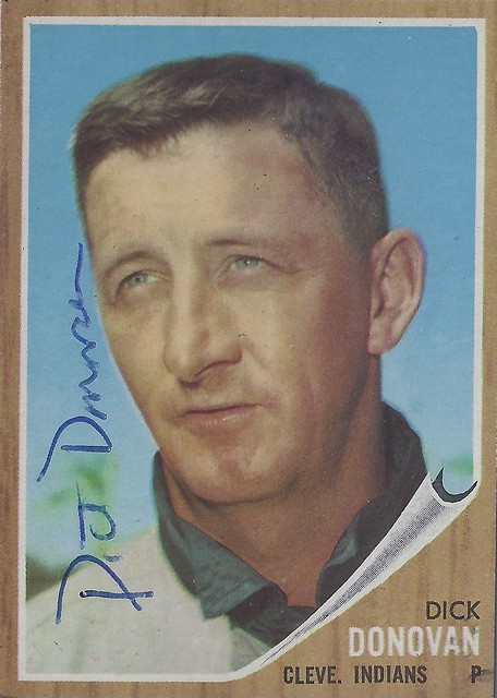 1962 Topps - Dick Donovan #15 (Pitcher) (b. 27 Dec 1927 - d. 6 Jan 1997 at age 69) - Autographed Baseball Card (Cleveland Indians)