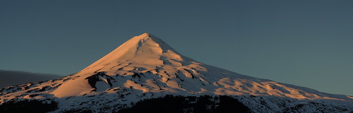 chile sunset panorama snow ski volcano amanecer andes invierno skitour esquí volcán volcanoe randonné chilecentral regióndelaaraucanía volcánllaima
