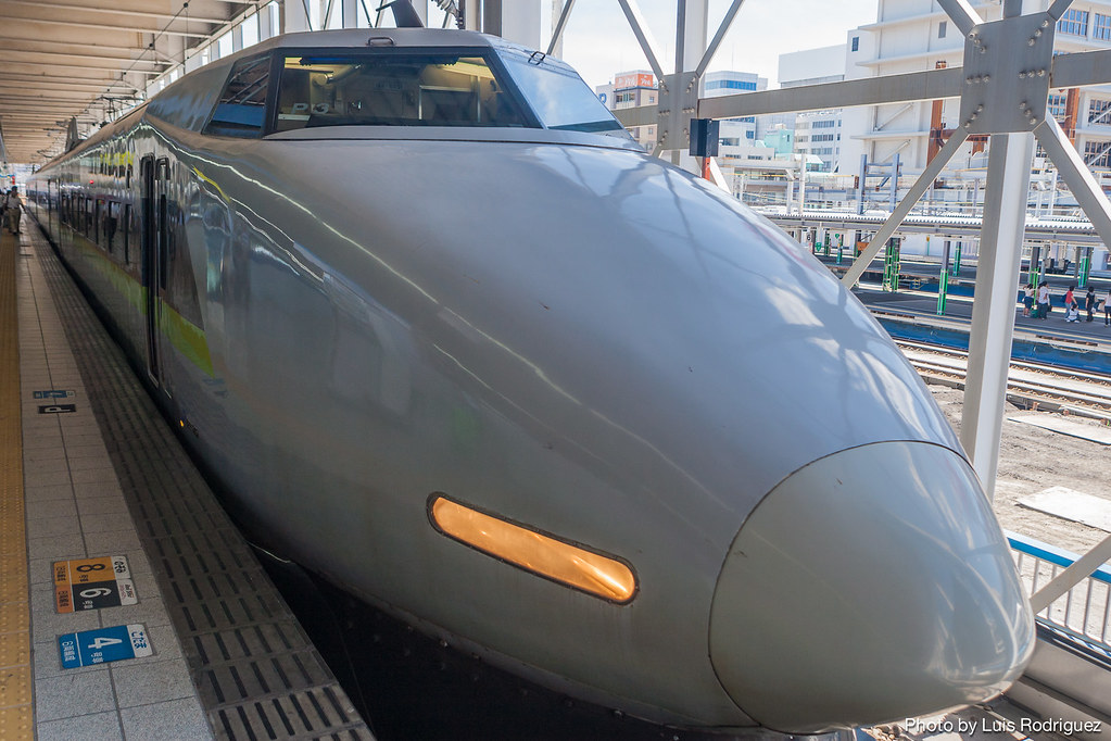 Serie 100 (ya retirada) en la estación de Hakata de la línea Sanyo Shinkansen