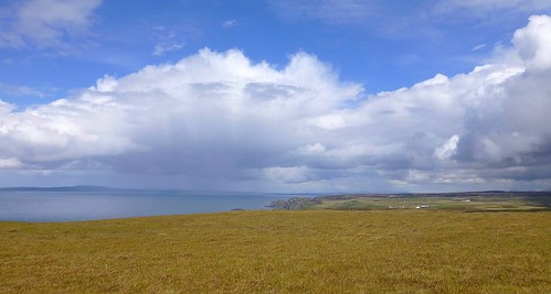 scotland argyllandbute islay isleofislay oapeninsula weather rainshowers clouds walking worldtrekker