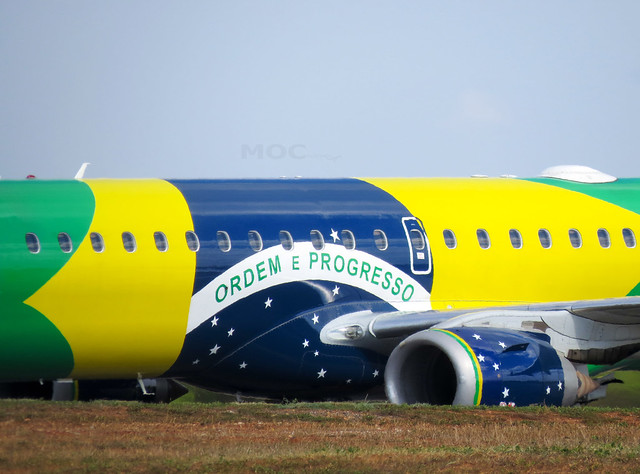 Embraer ERJ-195 PR-AYV ''Azul Brasil''