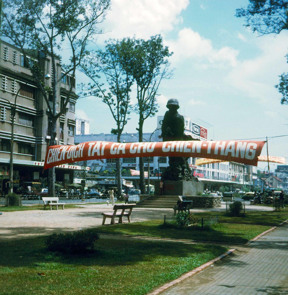 SAIGON 1972 - Lam Son Square