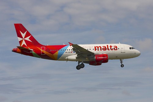 9H-AEH A319 Air Malta Amsterdam Schiphol 29.6.14 | Colin Cooke Photo ...