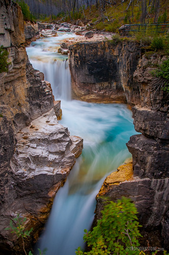 canada mountains britishcolumbia waterfalls rockymountains marblecanyon kootenaynationalpark