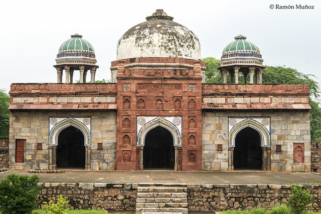 DSC5592 Mezquita de Isa Khan, 1547-48, al oeste de la Tumba de Masnad Ali Isa Khan, Delhi