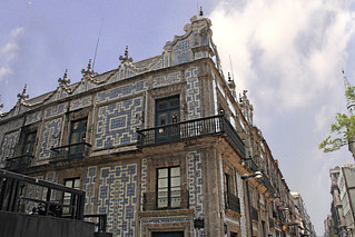 Fachada de la casa de los azulejos | Recubierta por miles de… | Flickr