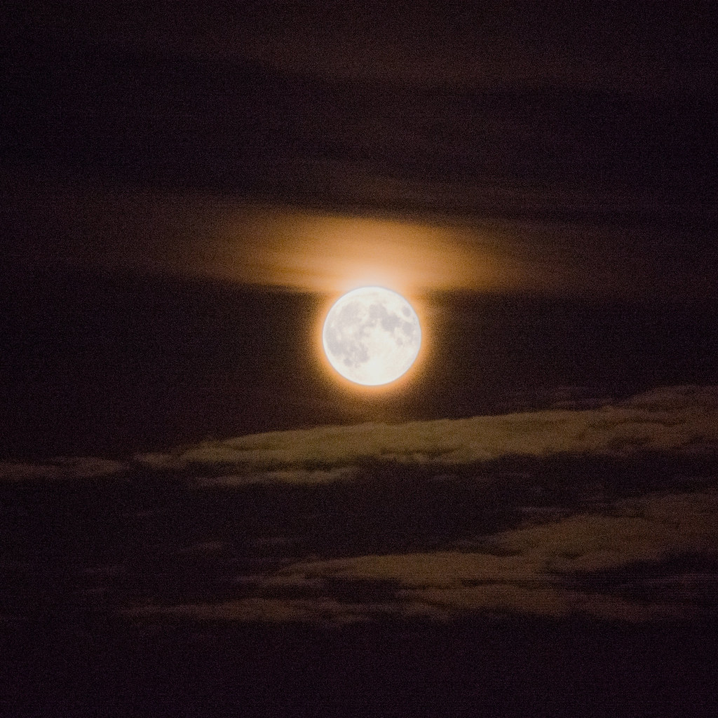 Pleine Lune sur Bruxelles | Benoit Vrins | Flickr
