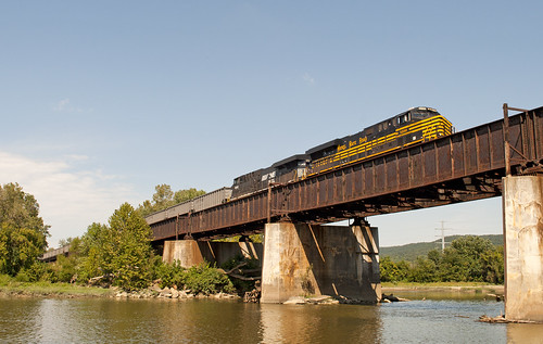 railroad bridge heritage train river ns rail ge norfolksouthern nickelplate es44ac heritageunit