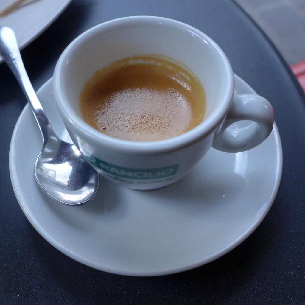 Taze çekilmiş özel espresso kahve