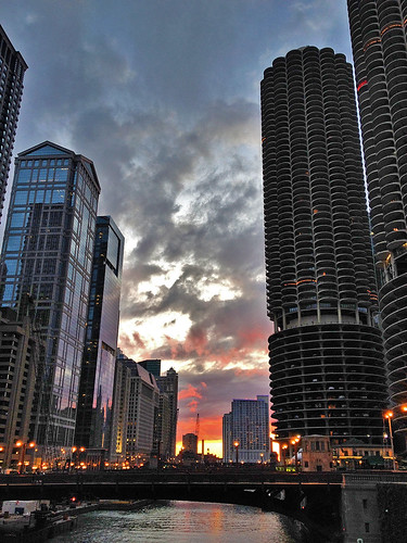 sunset chicago downtown loop chicagoriver marinacity
