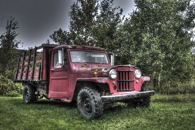 Jeep Pickup Red Front Angle