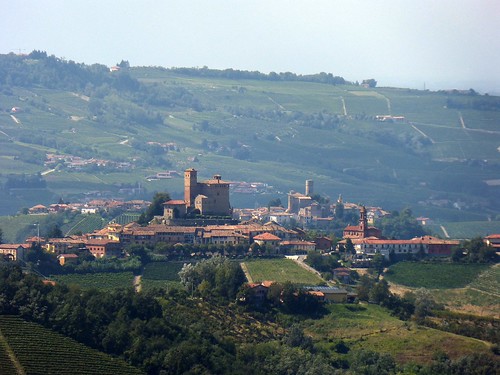 italy panorama castle landscape italia piemonte castello piedmont paesaggio langhe langa serralunga dalba