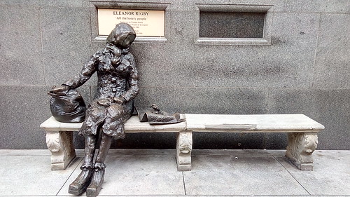 Eleanor Rigby statue, Liverpool