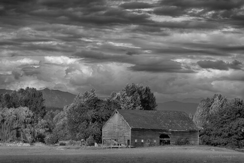 bw storm weather clouds barn landscape nikon cloudy cascades pacificnorthwest pugetsound hdr cascademountains snohomish wx snohomishcounty d610 nikon28300mmf3556gedvr ryderphotographic howardryder