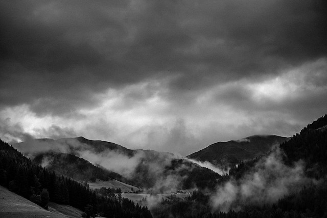 b&w - low clouds (Dobbiaco - Valle s. Silvestro - Alta Pusteria)