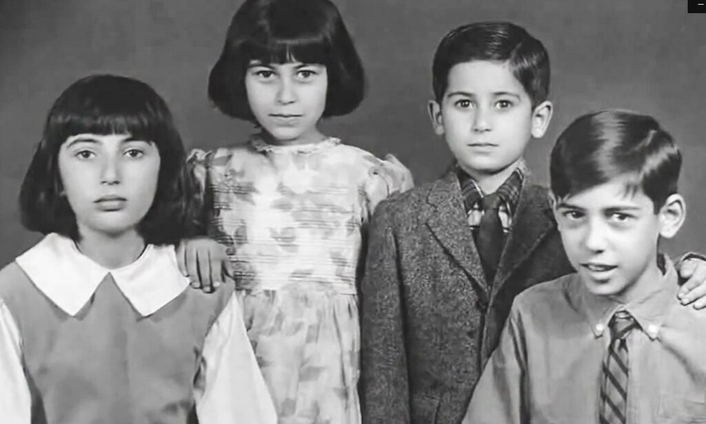  Left to right: Benazir with her siblings Sanam (born 1957), Shahnawaz (born 1958) and Murtaza (born 1954). 