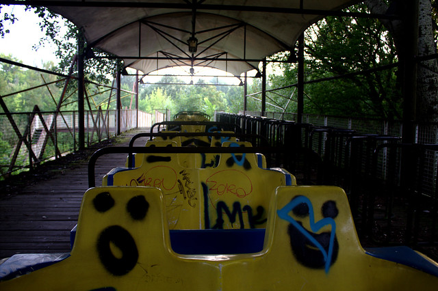 Spreepark : attraction with faces
