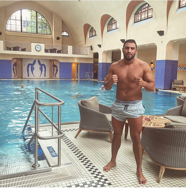 #turkish #men #shirtless #dudes #hunks #gym #fitness #chest #body #barefoot #summer #workout
