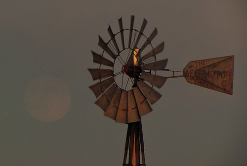 road sunset moon windmill evening highway colorado windmills moonrise falcon co judge prairie plains orr ellicott aermotor falconcolorado falconco judgeorrroad ellicotthighway