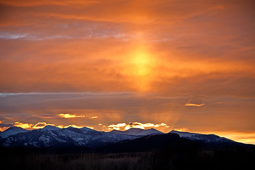 morning sun mountains clouds sunrise montana rays