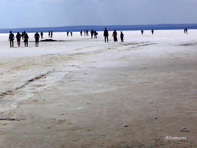 Tuz Gölü  - walking on the salt