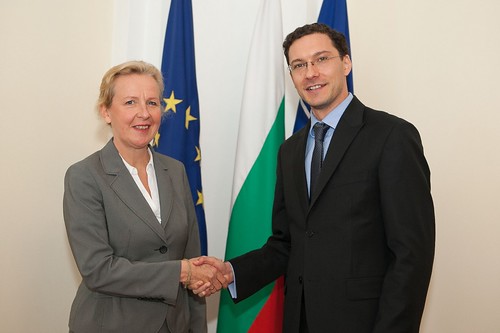 Министър Даниел Митов се срещна с Хелена Пилсас Алин, извънреден и пълномощен посланик на Кралство Швеция в България, със седалище в Стокхолм.