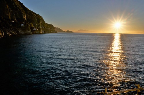 amalfi coast sunrise emerald green sea tirreno sony mirrorless alpha ilce