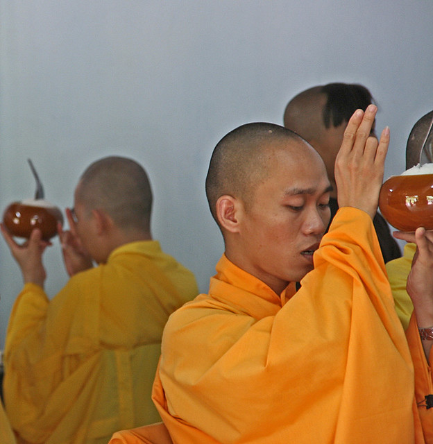 Lunch Ritual at Thien Mu Pagoda