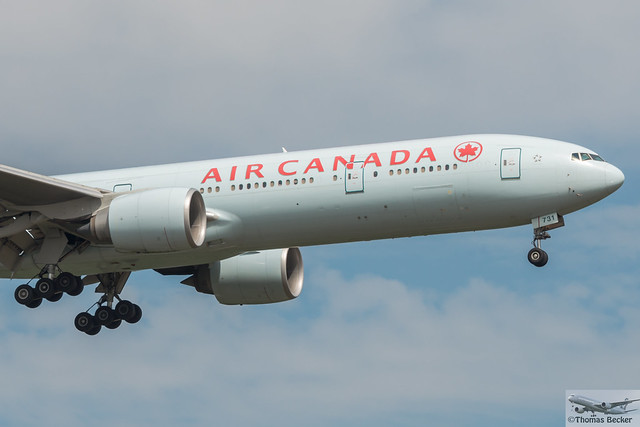 Air Canada Boeing 777-333(ER) C-FITL (882371)