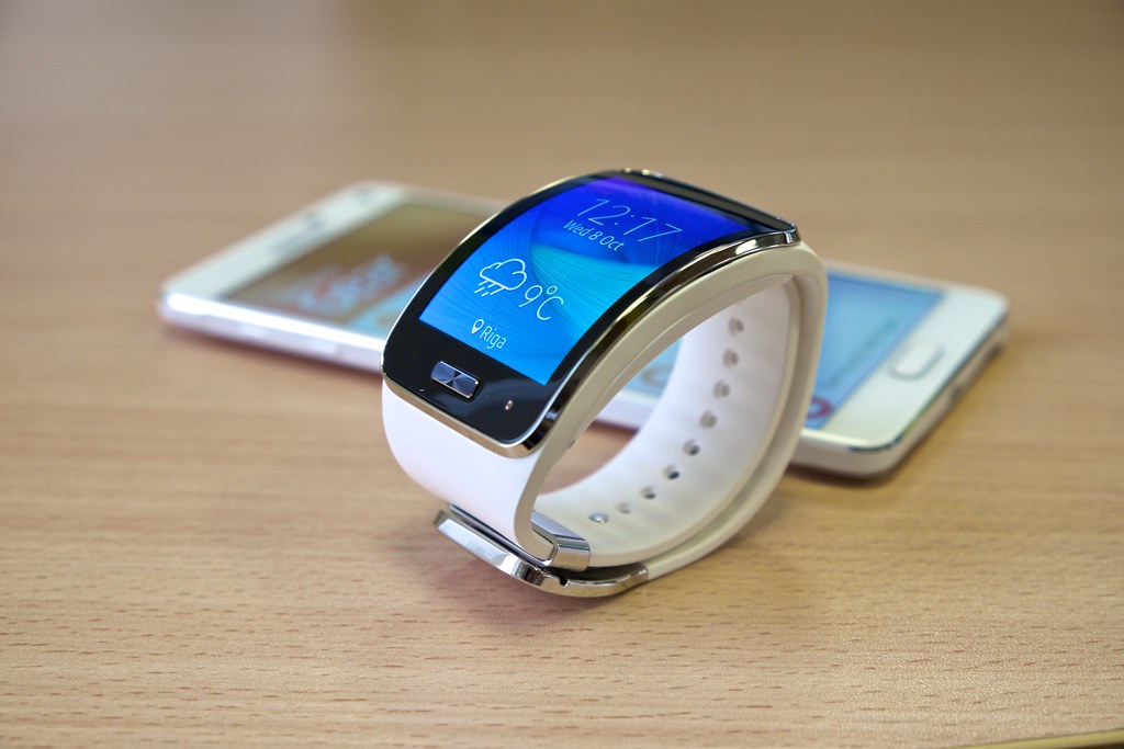 Samsung Gear S with Galaxy Note 4 | Kārlis Dambrāns | Flickr