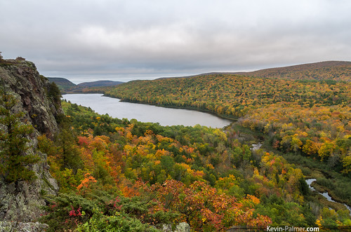 statepark autumn trees red orange color green fall yellow rock evening colorful view cloudy michigan scenic overcast september hills vista wilderness upperpeninsula overlook escarpment porcupinemountains lakeoftheclouds bigcarpriver kevinpalmer tamron1750mmf28 pentaxk5