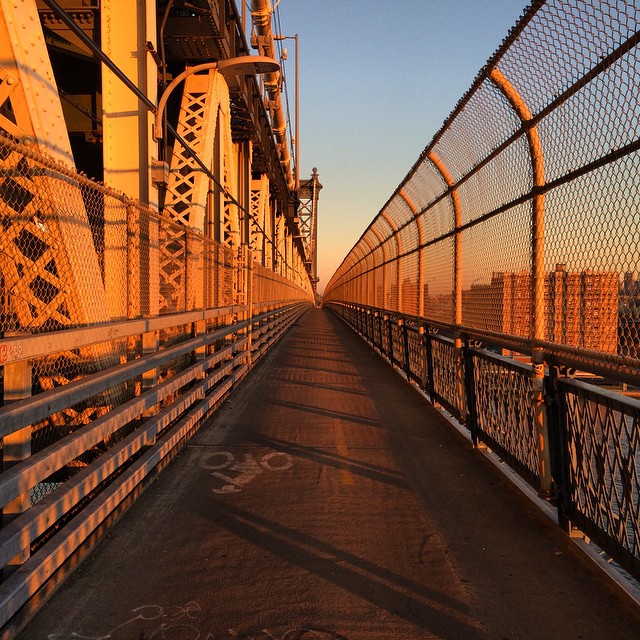 good morning #newyork ,where are #newyorker ? I wait on bridge for long time, but I cannot see any walking man or girl , just bicycle people, did I choose wrong way? a black man point at my camera, say : this is dangerous at this time...., he is kidding,