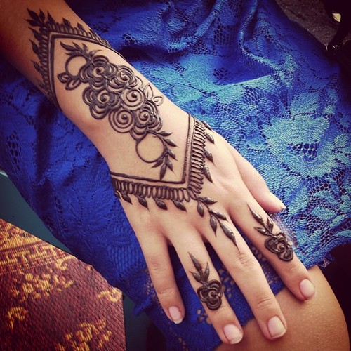 Henna at the Thursday Night Market | Purely natural henna st… | Flickr