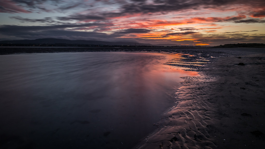 Sunset in Sandymount - Dublin, Ireland - Seascape photography