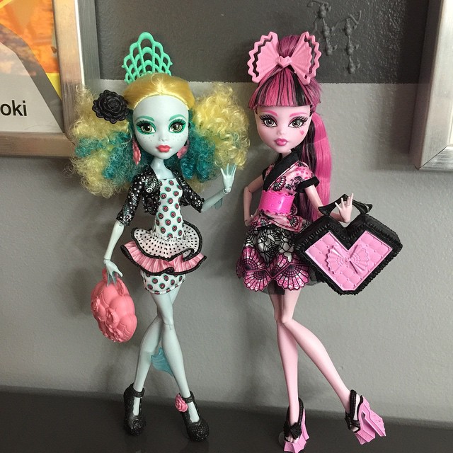 Lagoona Blue to Madread, Spain & Draculaura to ShaBooya, Japan for the Monster...