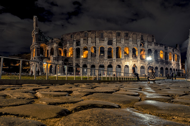 Colosseo by night