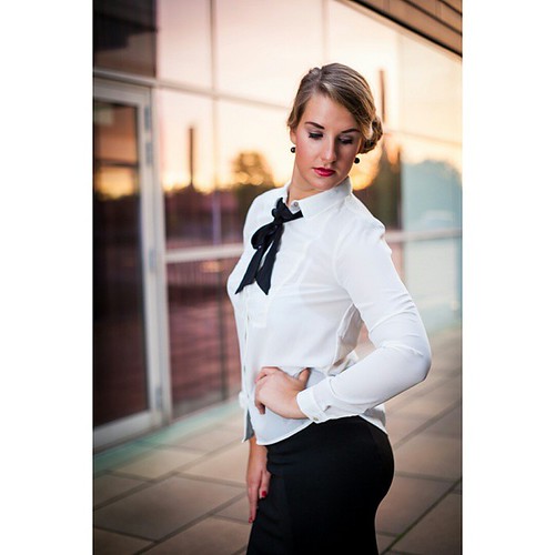 #constanze #rreenneem #canon #Halle #businesslook #MMZ #sunset #summer #picoftheday #like #MehrAufFacebook by rreenneem, square squareformat iphoneography instagramapp uploaded:by=instagram foursquare:venue=4b6be28af964a5