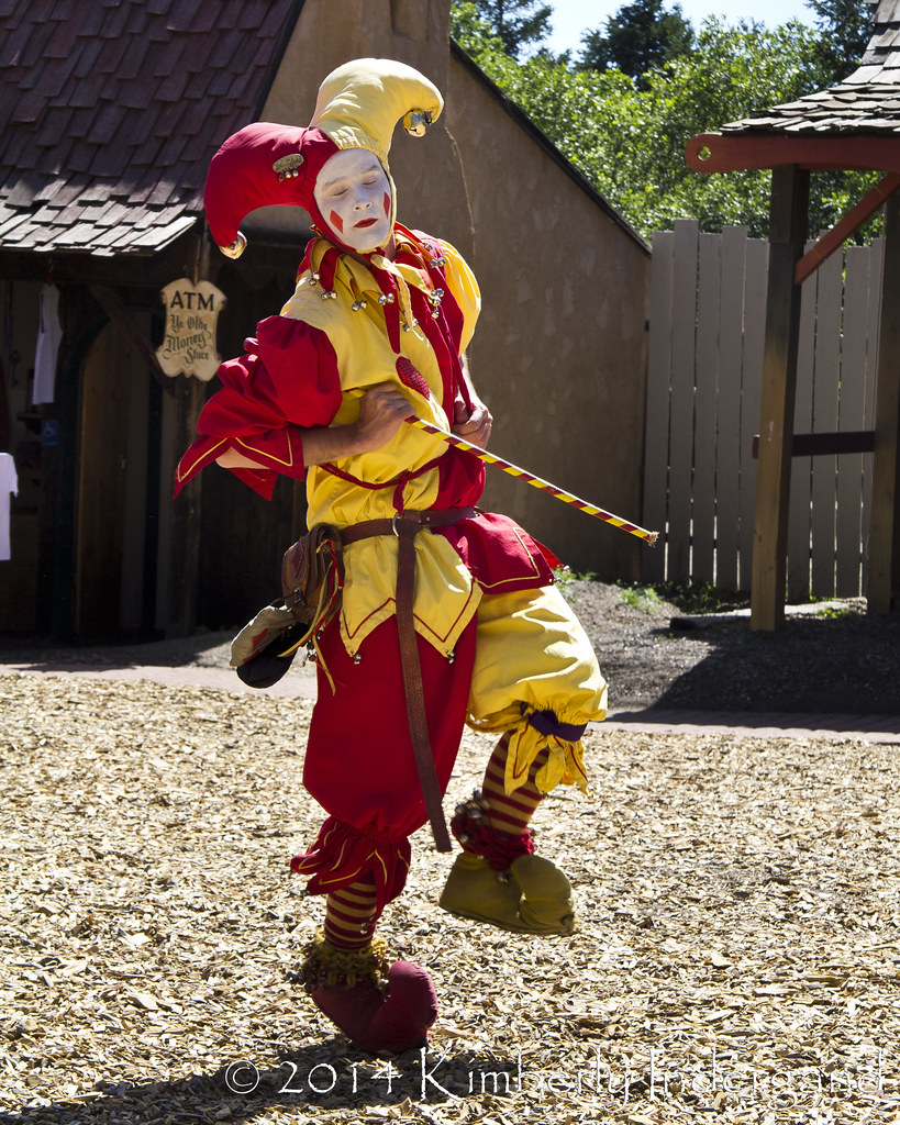Dancing Jester | A man in a jester costume performs for an a… | Flickr