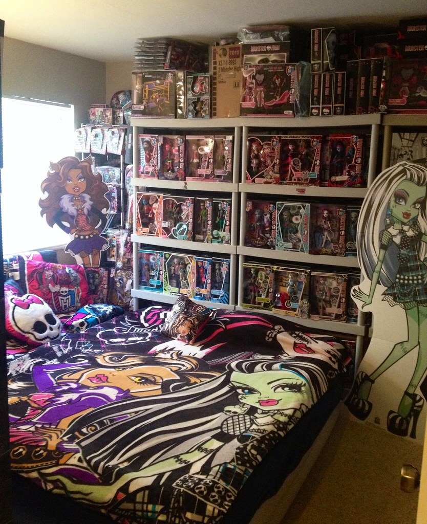 My Monster High Room, Bibi G