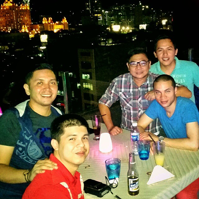 its a catch up night after all!  welcome back to cebu D!!!  #catchingup #friends #bonding #happiness