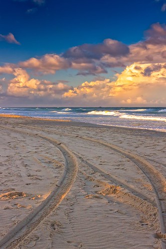 500px waves australia copy space gold coast queensland tranquil scene beach clouds evening nature no people ocean oceania sand sea sky sunset tracks travel destinations water teamcanon