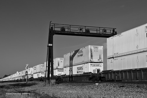 Endless White Containers | by tim_1522