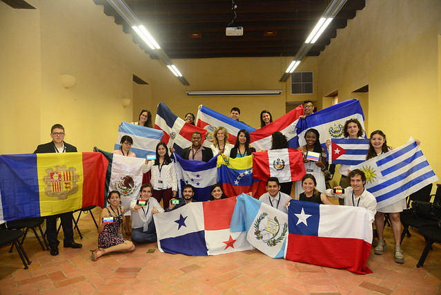 22 jóvenes universitarios de toda Iberoamérica presentan el Manifiesto Cotec a SM el Rey