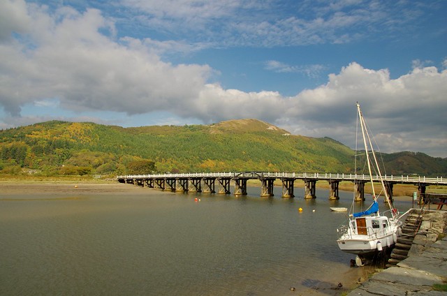 IMGP0052 Penmaenpool Toll Bridge, Mawddach Valley, Gwynedd September 2014
