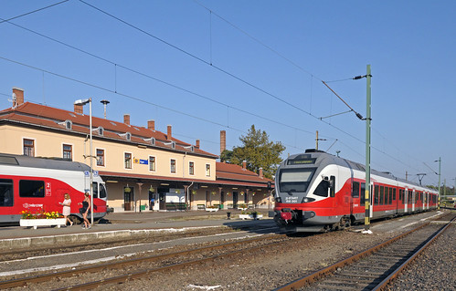 93setsclass415 stadlertypeflirt mav mavclass415 eger station bahnhof gare train trein emu stadtler