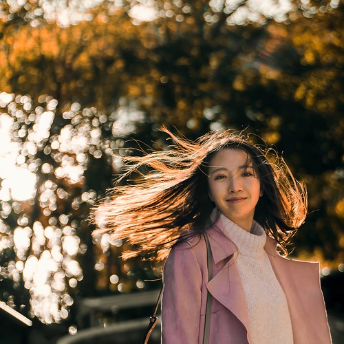 zeiss sony a6000 contax 5017 portrait portraiture girl hair sunset lake pond newengland waltham bokeh smile fall autumn