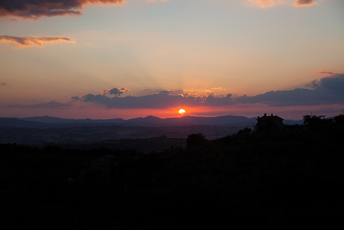 sunset sky italy house silhouette clouds evening twilight europe umbria 70mm canoneos5dmarkii ifttt ef2470mmf28liiusm
