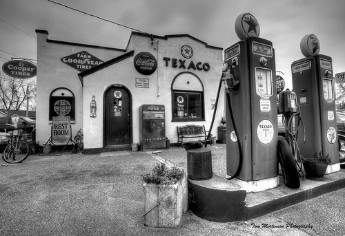 wisconsin bw independence independencewisconsin retrogasstation fillingstation texaco texacostation vintagegasstation servicestation vintageservicestation firechief skychief petrol smalltown vintageroadside trempealeaucounty hdr tonemapping photomatix digital midwest usa america nelsonsstraightlineauto canon canoneos canon6d gasstation 1740l petroleumproducts texacoproducts fuel automotive outdoor architecture oldfashionedgasstation gasolinememorabilia motormemorabilia nostalgia gasoline petroliana automobilia geotagged formergasstation oldbuilding simulatedgasstation sundaylights